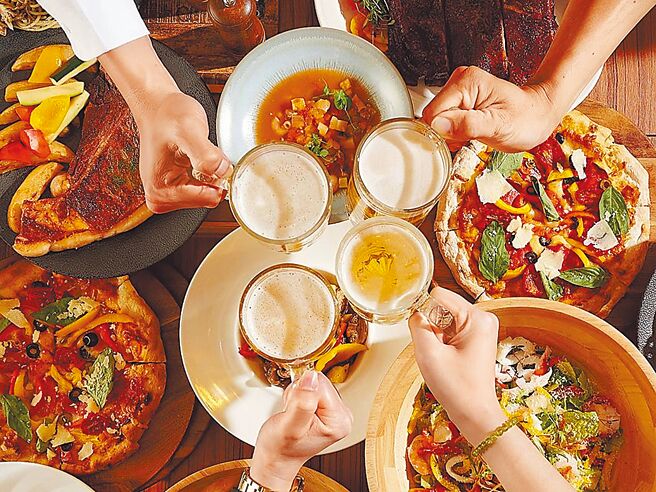 Hidden Eight推出「Fun 4分享」，再送啤酒暢飲。圖／台中裕元花園酒店提供