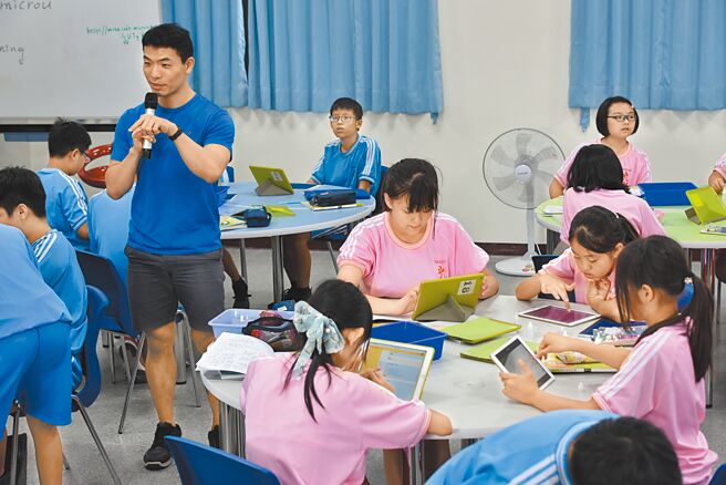 新竹市政府爭取中央500餘萬補助，加上市府加碼投入近400萬元經費，全面建構校園良善網路。（新竹市政府提供／陳育賢新竹傳真）