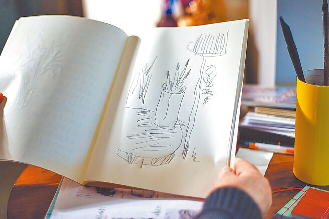 雷骧绘画手稿。（邓博仁摄）