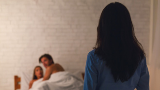 驚見17歲女兒與丈夫性愛片　媽崩潰傳給親友討公道反吃官司
