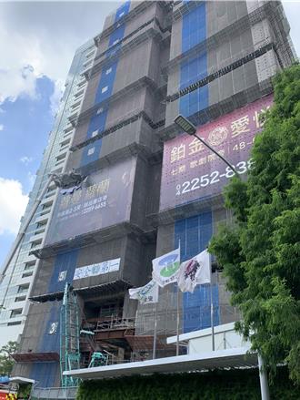 台中七期建案工地11樓起火 20歲女工吸入濃煙身體不適