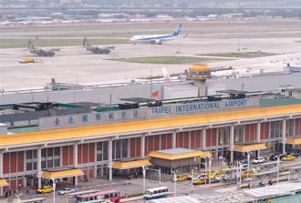 台北雷雨交加 松山機場暫停作業1小時