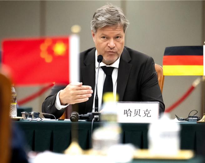 德国副总理呼吁北京：放弃煤炭发电并寻找安全替代能源。（德国驻华大使馆微博）
