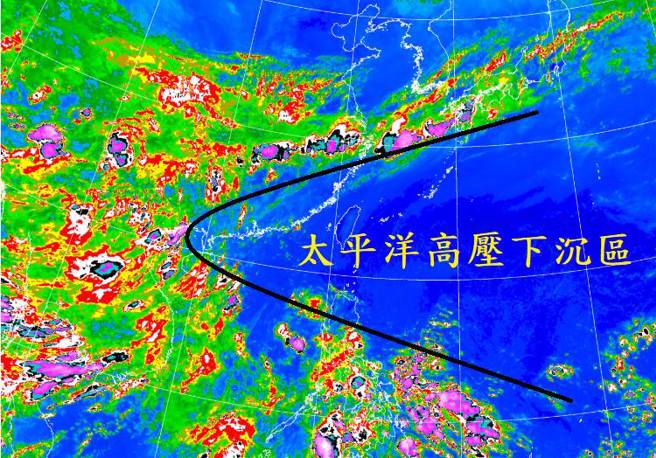 郑明典分享云图，台湾近来异常炎热，和太平洋高压势力有关。（中央气象署提供）