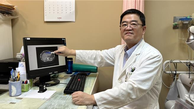 澄清医院中港院区胃肠肝胆科主治医师李政祺表示，「嗜酸性肠胃炎」症状类似细菌性肠胃炎，如果未对症治疗，很容易会反覆发作。（澄清院提供／冯惠宜台中报导）
