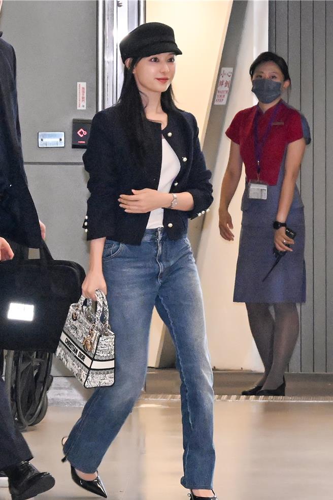 金智媛現身桃園中正國際機場，一身Dior行頭俐落優雅。（桃園機場記者聯誼會提供／黃唯淯台北傳真）