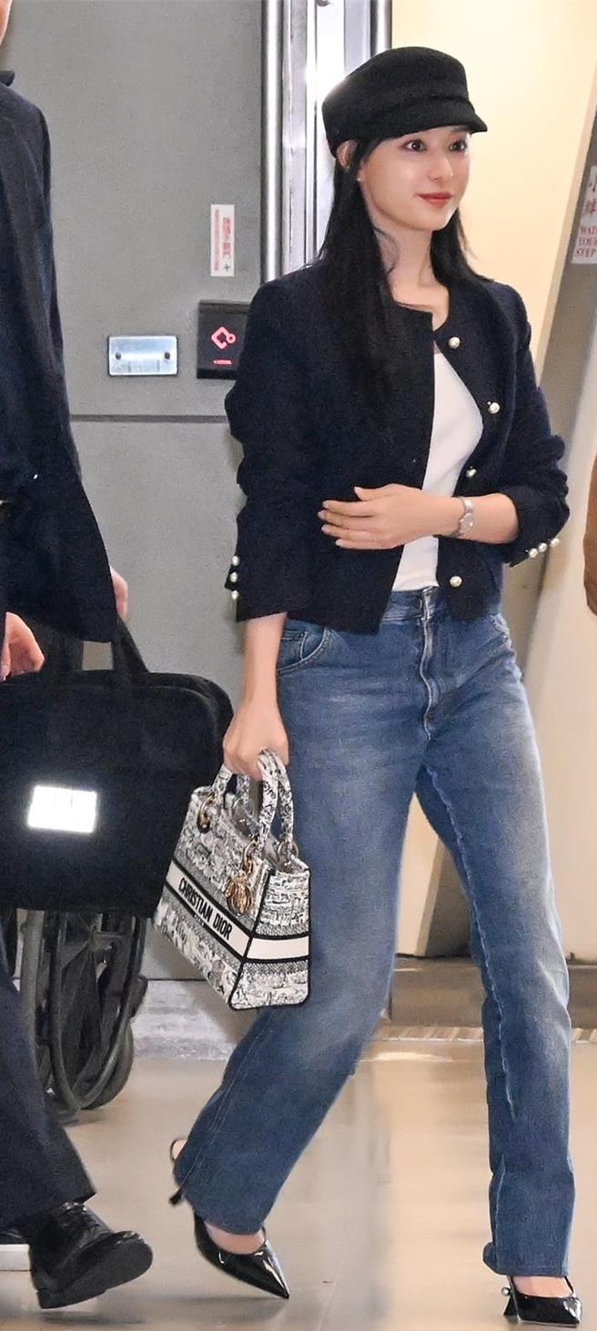 金智媛現身桃園中正國際機場，一身Dior行頭俐落優雅。（桃園機場記者聯誼會提供／黃唯淯台北傳真）
