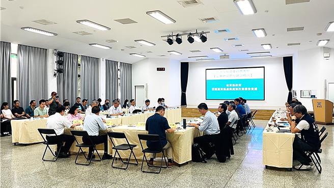 立法院经济委员会今（24）日考察台东地区农经建设。（萧嘉蕙摄）