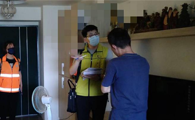 何姓男子積欠新台幣30萬元卻置之不理，何母擔心房子遭法拍，才迅速匯款繳納。（行政執行署宜蘭分署提供／張志康基隆傳真）