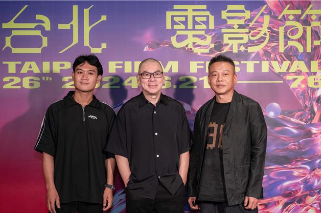 導演蔡明亮（中）攜演員李康生（右）、亞儂弘尚希出席映後座談。（北影提供）