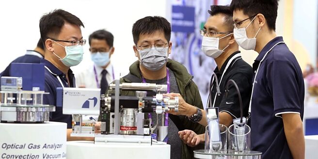 调整对台湾软体、IC设计业者更公平的税务减免和创新补助政策，不仅有利产业的软体加值，扶植更多的护国神山，更能为台湾经济打下长远扎实的基础。图／本报资料照片