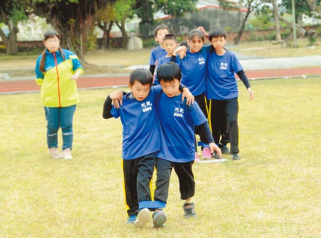 嘉義縣光榮國小自110學年度轉型成實驗學校，是嘉義縣第一所公辦民營小學。（取自光榮國小臉書／呂妍庭嘉義傳真）