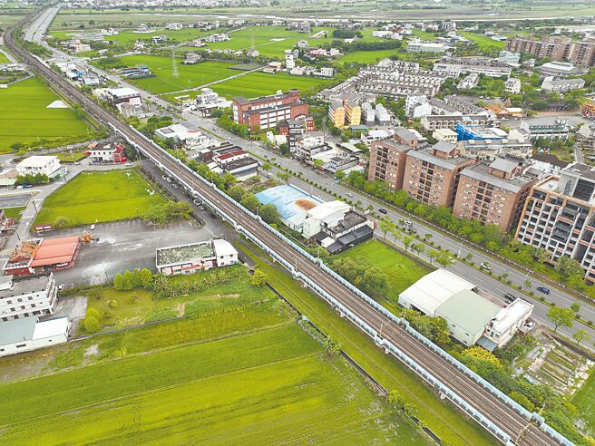 宜蘭縣高鐵特定區研擬擴大範圍，壯圍鄉民眾持不同意見，有人認為能帶動周邊商機，有人則覺得會破壞環境生態。（吳佩蓉攝）