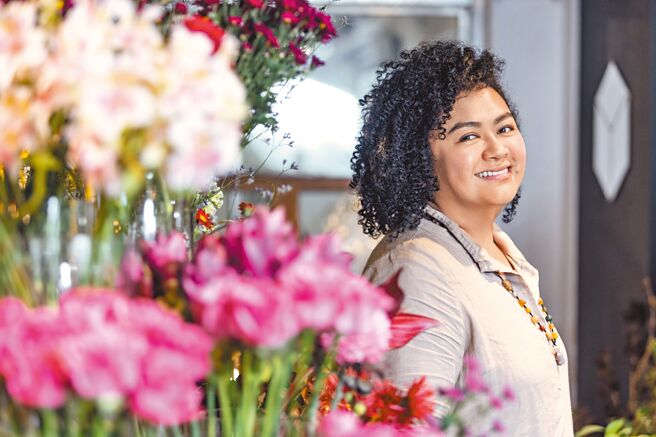 巴奈以《夜婆》专辑入围本届金曲奖台语歌后。（罗永铭摄）