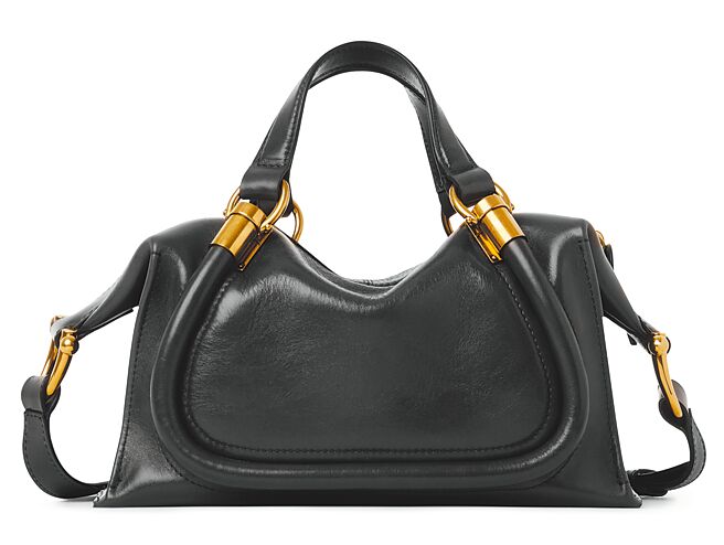 SOGO忠孝馆Chloe Paraty 24大型黑色肩背手提包，价格店洽。（SOGO提供）