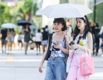 全台最熱城市曝！每年逾一半日子超過30度 在地人：出門就中暑