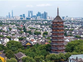 江苏日本学校校车遭男子持刀攻击！日母子受伤  陆乘务员命危