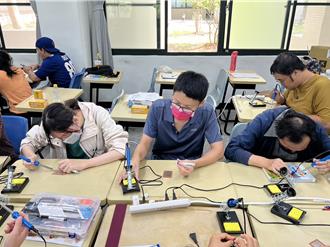 從頭開始學半導體 機械科男孩勇闖科技大廠