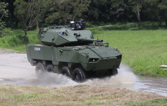 國造新型105公厘砲輪型戰車首曝光   軍事迷喊帥提「2問題」