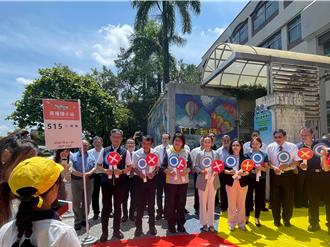 北市府進校宣導乘車禮儀 學童坐公車駕駛座了解視線死角