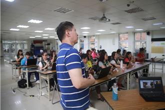 新北大導演影像製作營 教里長運用AI、自製短影音