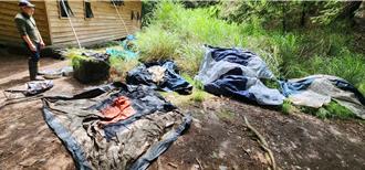 太魯閣步道陸續開放 驚見屏風山屋遭堆廢棄帳篷、廚餘