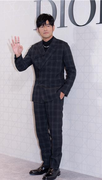Dior品牌代言人周杰倫現身新店開幕 加碼《淚之女王》金智媛加持 現場粉絲樂翻天