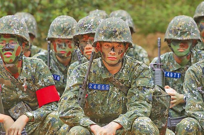 內政部修正申請服補充兵役條件，實施後預判每年回流服常備兵現役人數約1925人，改服家庭因素替代役約2560人。(資料照片)