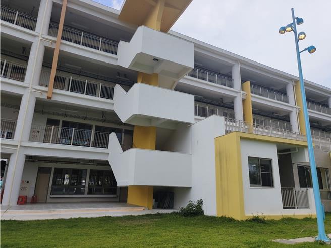 桃园市长张善政今下午到龟山区主持「桃园市立文青国民中小学二期校舍工程开工动土暨一期校舍启用」典礼。(蔡依珍摄)