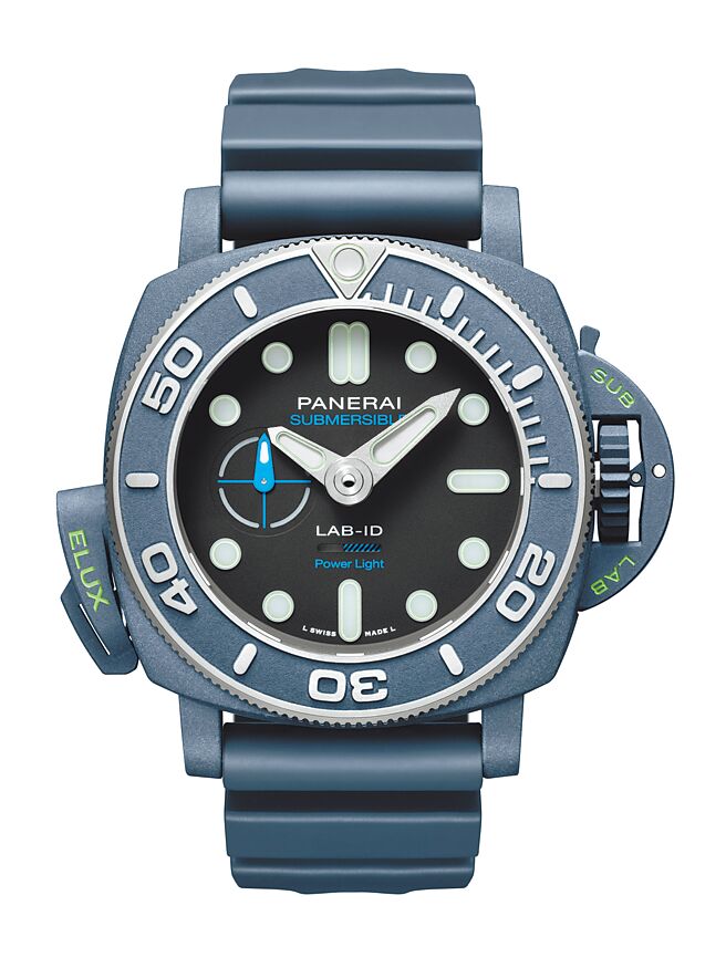 沛纳海全新Submersible Elux LAB-ID PAM01800腕表拥有4大专利，包括优异的夜光功能和採Ti-Ceramitech钛金属陶瓷表壳。（Panerai提供）