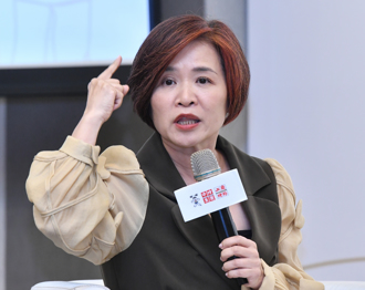 名嘴突爆內幕 「被逼回家做自媒體」 悲嘆：全都要自己來