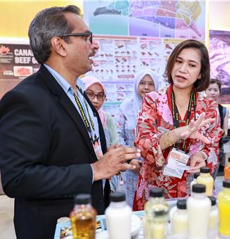 影》馬國駐台首席代表赴食品展 力推榴槤、植物油特色產品