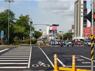中華五福圓環路口開放行人直行 雄女學生大讚方便