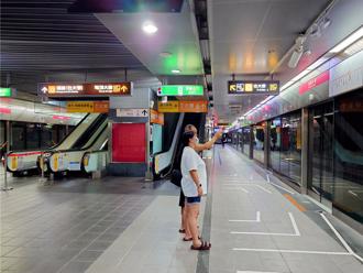 高雄不會熱？綠死忠喊「冷氣開27度要穿大衣」  網傻眼