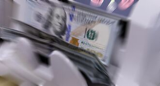 外币传统保单回温 带动整体连二月卖逾200亿