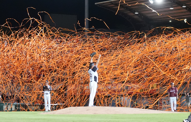 統一獅奪下隊史第17座季冠軍。（統一獅提供）