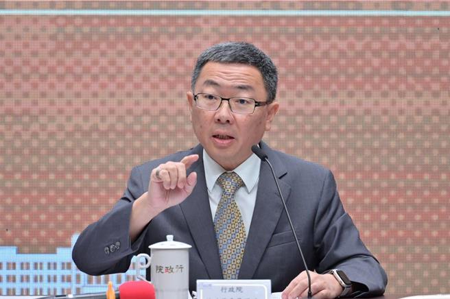 對於行政院何時聲請釋憲？行政院政委林明昕今出席「反毒有功人士團體頒獎活動」後表示，明天行政院會處理。（行政院提供）