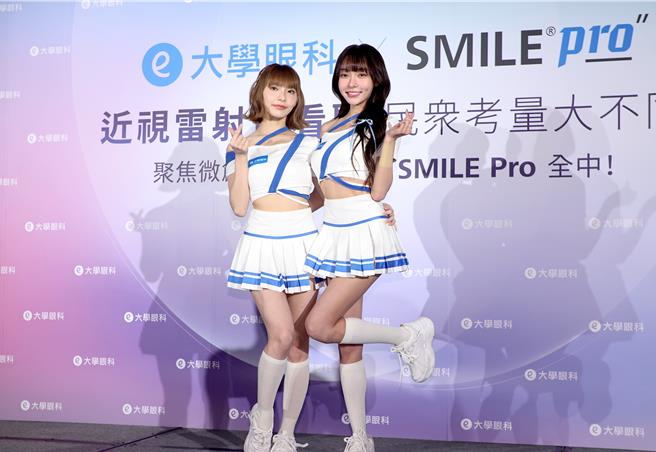 林襄（右）透露目前身体状况，左为李芷霖。（池宗玲摄）