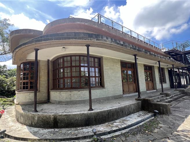基隆市旭丘指挥所结合洋式及和式建筑，也曾经是前台湾省主席陈仪、少帅张学良短期驻在的地方，基市府预计将于近期在这里举办活动，为活化地方暖身。（张志康摄）