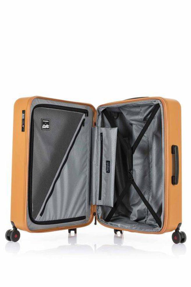 板桥大远百Samsonite RED X Timothy Goodman TOIIS C 28吋可扩充行李箱，与美国知名插画家联名，1万元。（远百提供）