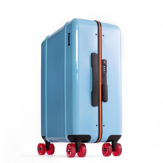 微风精品线上Floyd 21吋登机箱，2万1900元。（微风提供）