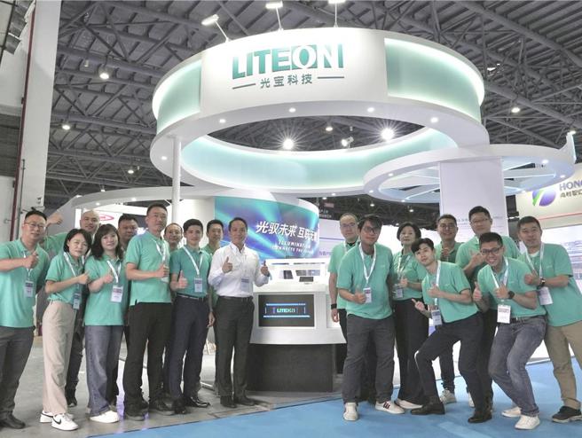 光寶參與2024 ALE上海國際汽車燈具展覽會，聚焦智能車燈核心模組解決方案。圖／光寶提供