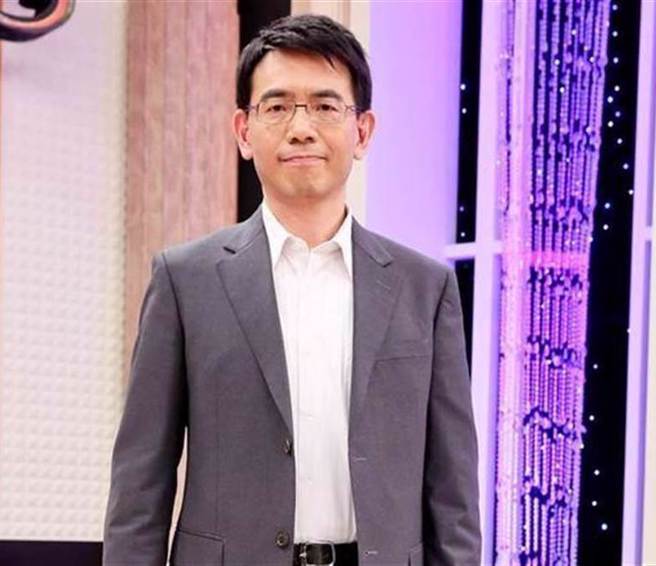 《关键时刻》主持人刘宝杰。（资料照片）