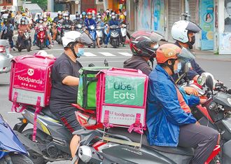 坐月子叫外送被拒送上樓「公司沒規定」 人妻怒嗆16字引爆兩派大戰