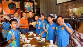 暖心企業萊特休閒 贊助坪頂國小畢業餐會