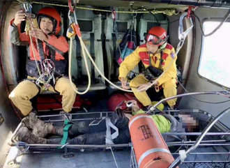 男攀登干卓萬群峰失足跌落邊坡 頸椎骨折直升機送醫