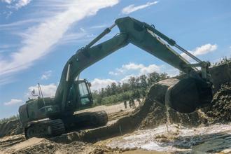 陆军52工兵群滩岸阻绝 利用多层次阻绝提升守备能量