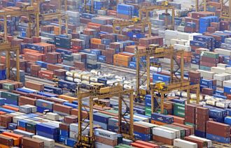 星港口塞爆 全球海運進壓力鍋