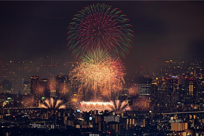 迎接日本夏日祭典及花火大會魅力，捷絲旅大阪心齋橋館特別推出三天兩夜優惠專案。（業者提供）
