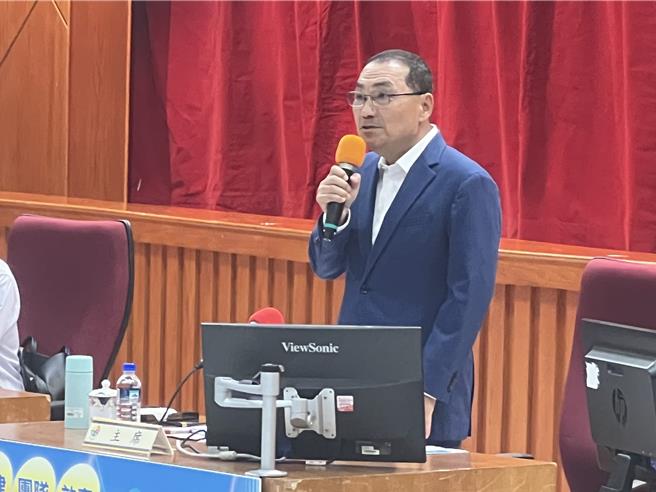 新北市長侯友宜主持6月分治安會報。（王揚傑攝）